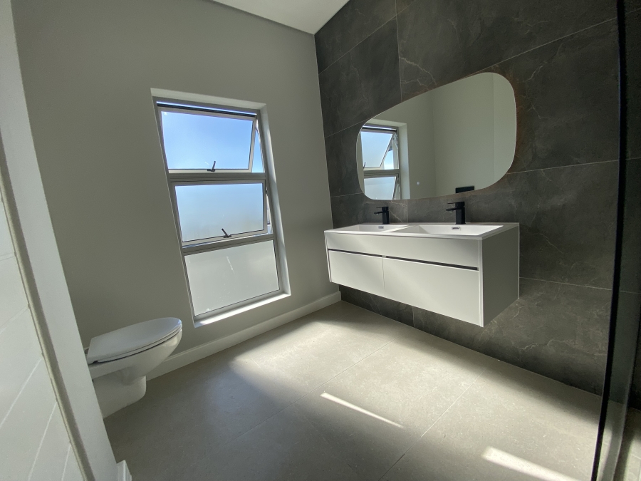 4 Bedroom Property for Sale in Sandown Western Cape